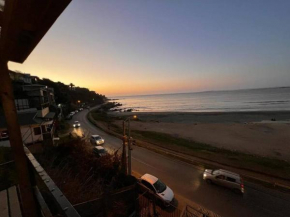 Hermosa Casa entera frente al mar